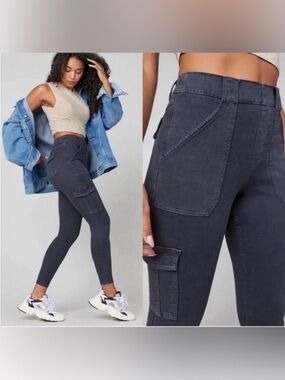 Spanx Stretch Twill Ankle Cargo Pants Size Large NWOT